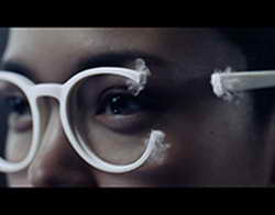 Доллар рухнул до 71 рубля. Впервые за три года  и эксперты предсказывают продолжение падения